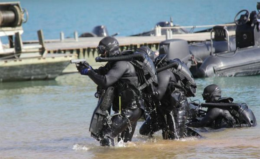 Ejercicio de buceadores de asalto. Foto: Ejército de Tierra