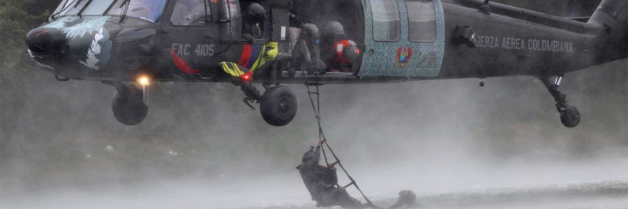 UH-60A de la FAC en simulación de rescate. Foto Fuerza Aérea Colombiana.