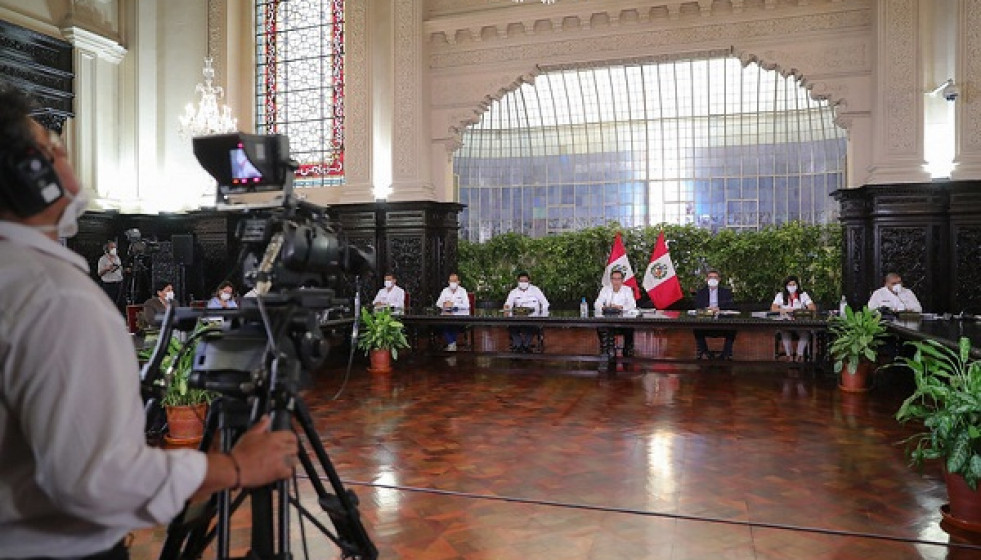 Vizcarra y varios ministros anuncian la ampliación de las medidas de excepción por el Covid-19. Foto: Presidencia de Perú