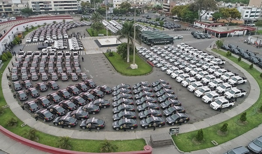 Lote de patrulleros y otros vehículos entregados a la Policía de Perú. Foto: Ministerio del Interior del Perú