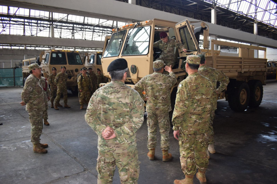 Curso para empleo de los Oshkosh M1083 A1P2 Fuente: Ejército Argentino