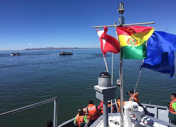 Vista del ejercicio, desde una embarcación boliviana, en el lago Titicaca. Foto: Armada Boliviana.