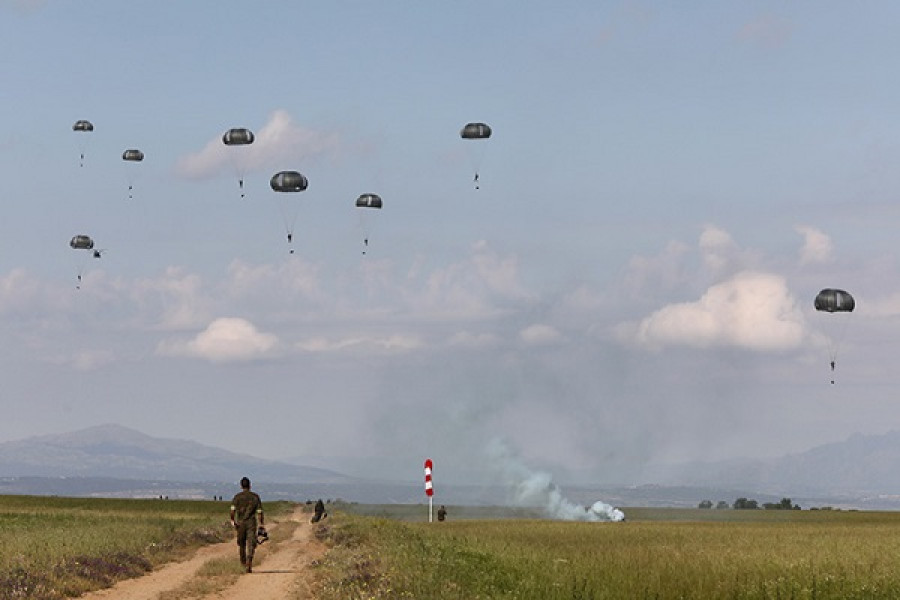 Salto paracaidista en la zona de Uceda. Foto: Ejército de Tierra