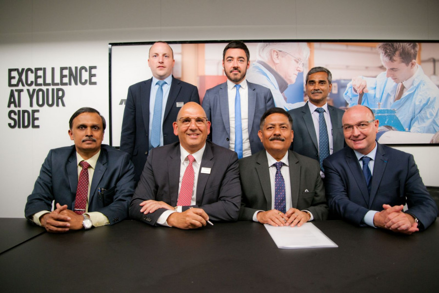 Foto de familia del acuerdo entre MBDA y BDL. Foto: MBDA