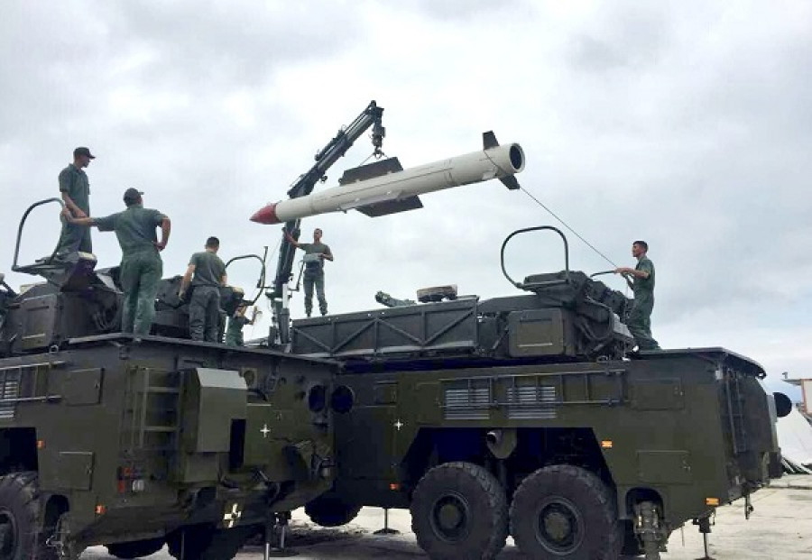 Sistema misilístico ruso BUK-M2E en servicio con la defensa aérea venezolana. Foto: Comando de Defensa Aeroespacial Integral.