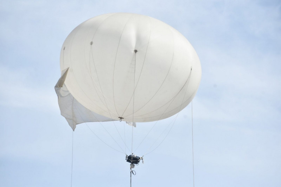 El globo alcanza 50 m de altura y la cámara tiene un zoom óptico de 40x y térmico de 3x. Foto: Intendencia Metropolitana