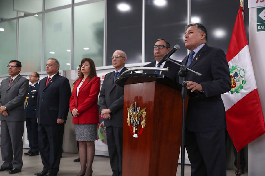 El ministro Jorge Moscoso se dirige al personal del Ministerio de Defensa. Foto: Ministerio de Defensa del Perú