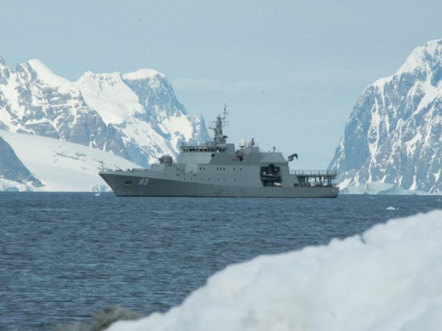 OPV-83 Marinero Fuentealba en aguas antárticas. Foto: Armada de Chile