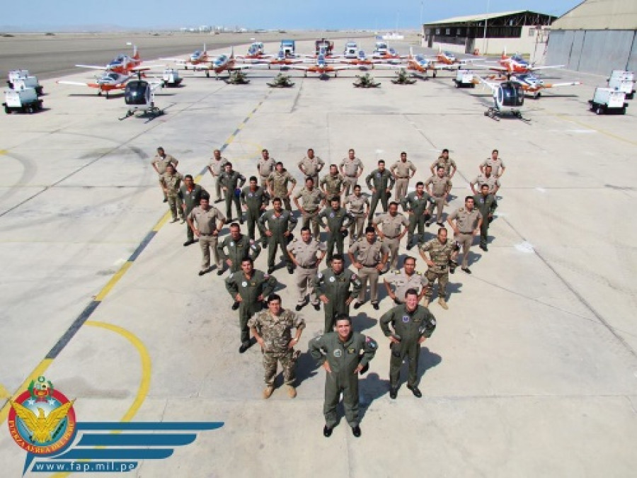 Personal, instalaciones y aeronaves de la Efopi en 2015. Foto: Fuerza Aérea del Perú.