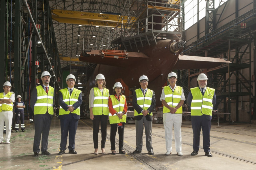 Visita de Robles al astillero de Navantia en Cartagena. Foto: Ministerio de Defensa