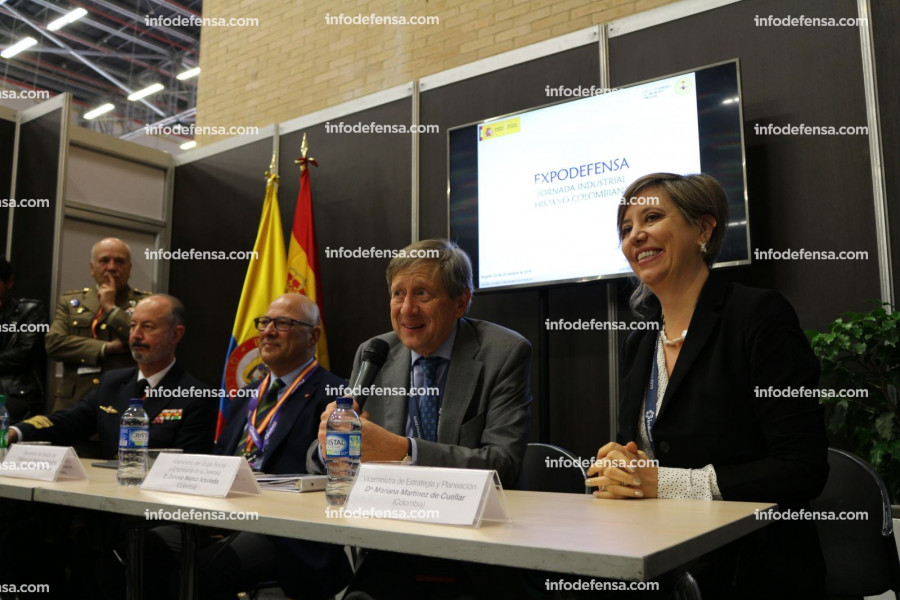 El viceministro del GSED, Gonzalo Muñoz, y la de Estrategia, Mariana Martínez, en una bilateral con España. Foto: NGP.