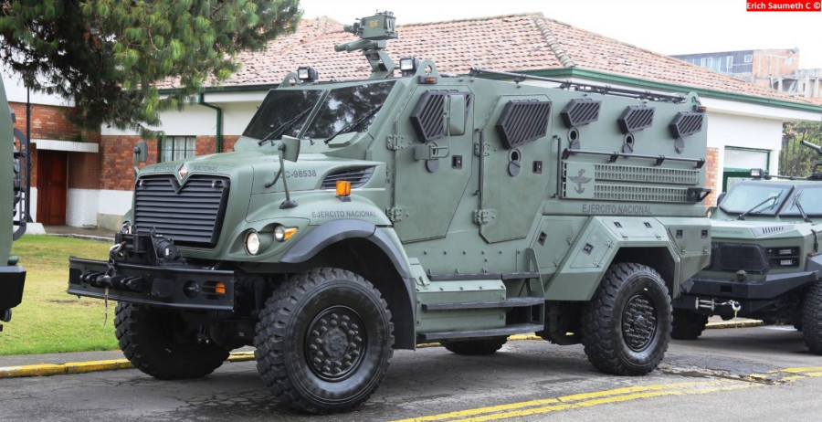 dólar estadounidense posterior Debería La empresa colombiana Armor presenta su vehículo blindado Hunter XL