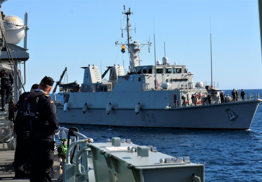 El cazaminas Tajo, visto desde el buque alemán FGS Werra. Foto: OTAN