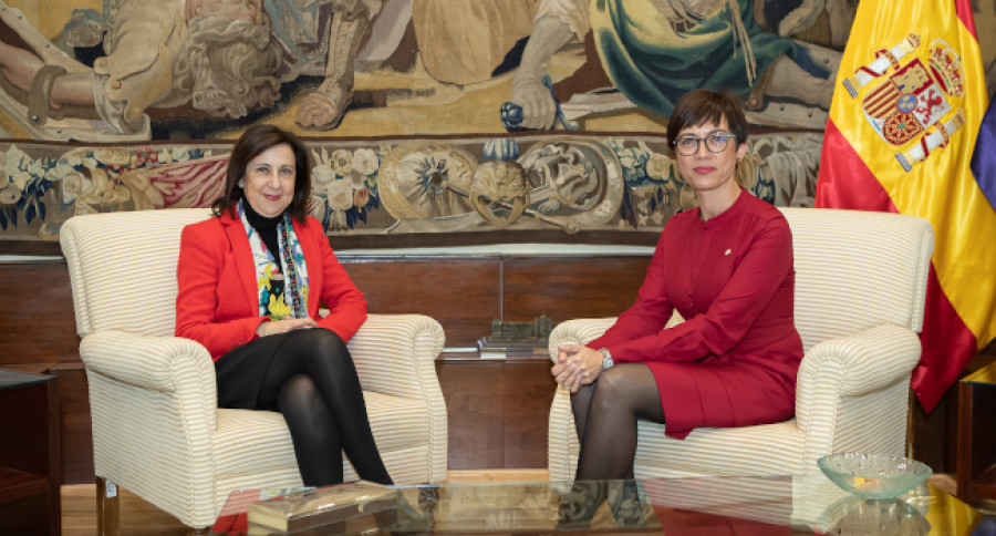 La ministra de Defensa, Margarita Robles, junto a la directora de la Guardia Civil, María Gámez Gámez. Foto: Defensa