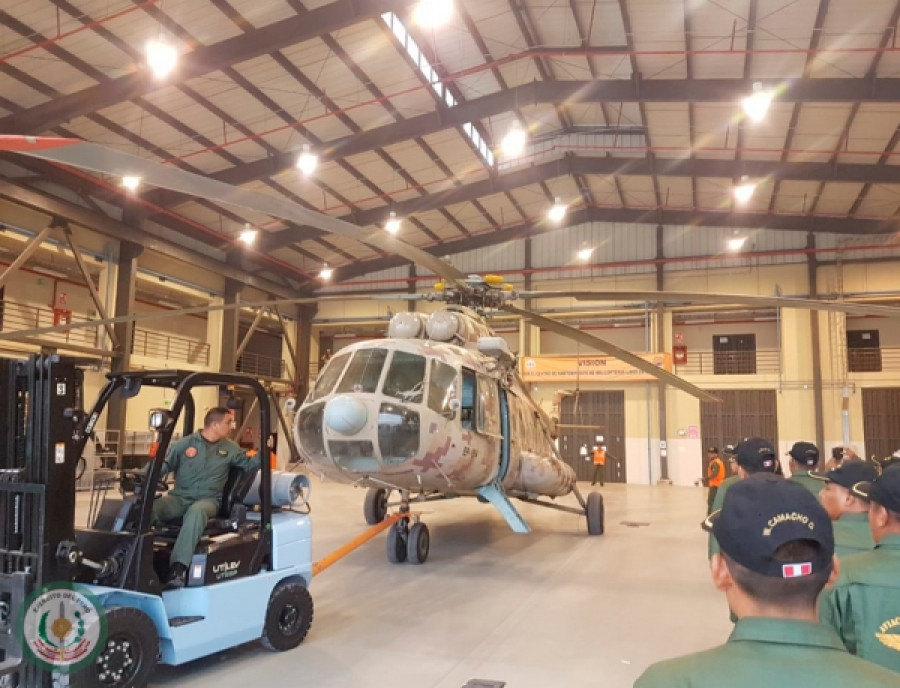 Helicóptero Mi-17 en las instalaciones del Centro de Mantenimiento Aeronáutico de La Joya. Foto: Ejército del Perú.