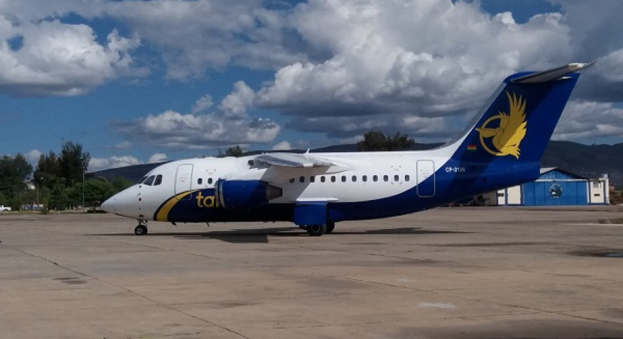 Avión Avro RJ-70 con el que reanudó operaciones la aerolínea militar. Foto: TAM-EP.