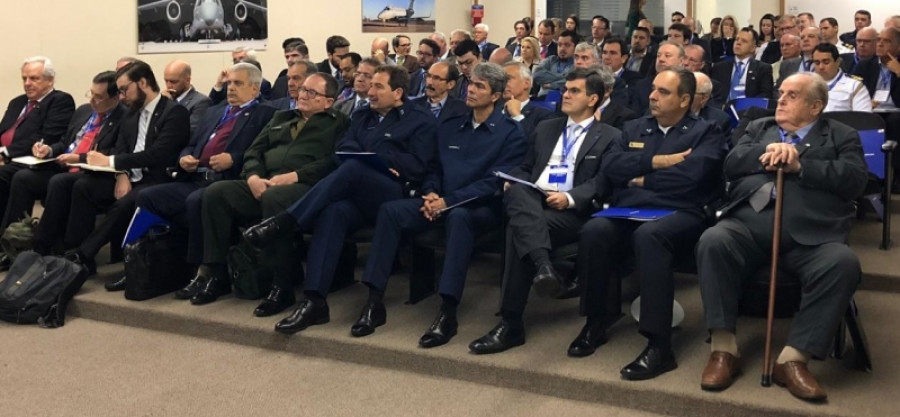 O encontro aconteceu no complexo industrial da Embraer em São José dos Campos.
