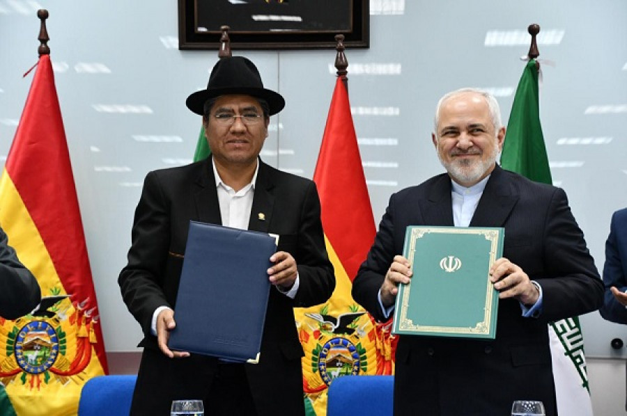 Los cancilleres de Bolivia e Irán en la firma del convenio. Foto: Ministerio de Relaciones Exteriores de Bolivia.