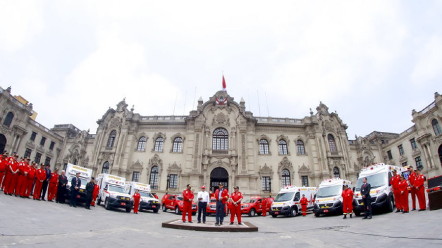 Vehículos y equipos en el patio principal de Palacio de Gobierno. Foto: Presidencia de Perú.