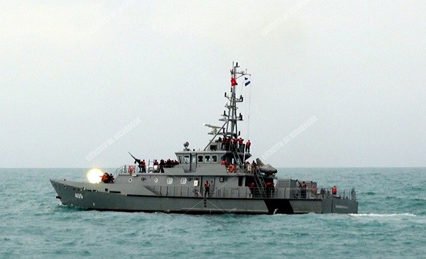 Patrullero Soberanía I´ 409, tipo Stan Patrol 4207, en un ejercicio de tiro. Foto: Ejército de Nicaragua.