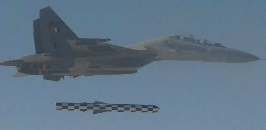 Lanzamiento de un misil BrahMos desde un Su-30MKI. Foto: BrahMos Aerospace