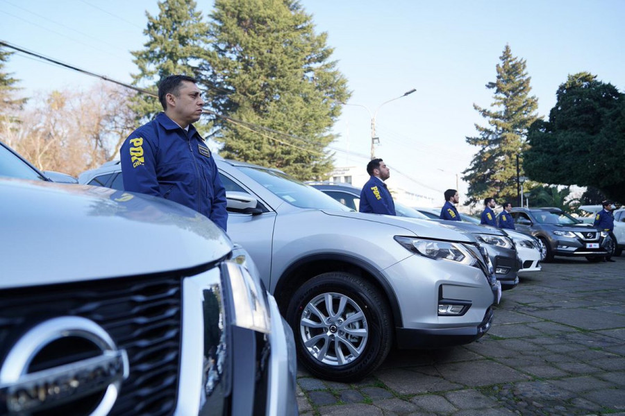 Parte de la nueva flota de vehículos Nissan entregada a la PDI Ñuble. Foto: PDI
