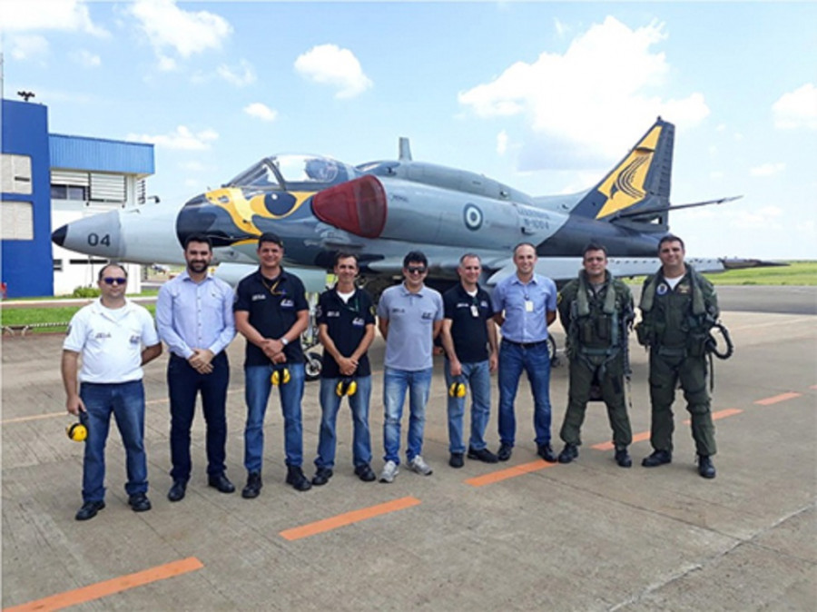 Entrega da aeronave AF-1 N-1004 para modernização na Embraer