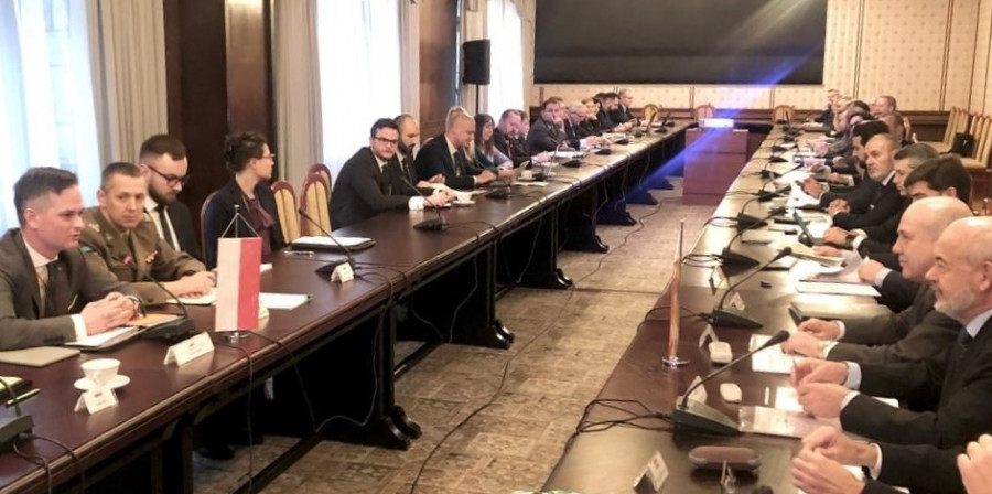Reunión entre las delegaciones española y poloca
