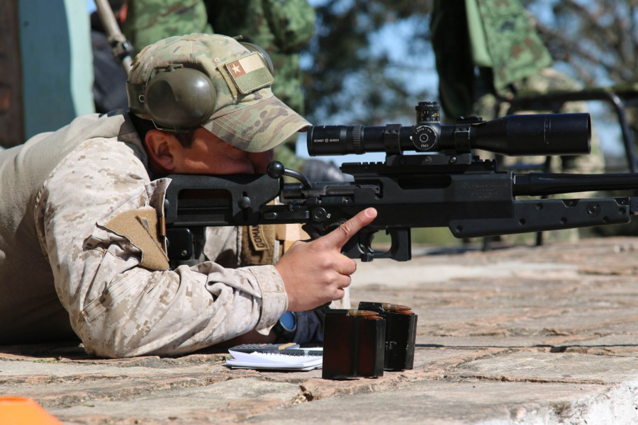Efectivo de la BOE Lautaro representando a Chile en la competencia Fuerzas Comando. Foto: Ejército de Chile