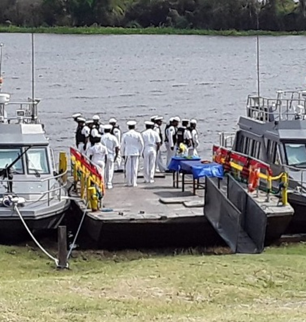 Ceremonia de afirmación de pabellón de dos patrulleras Type 928 YC en la base naval de Puerto Quijarro. Foto: Armada Boliviana.