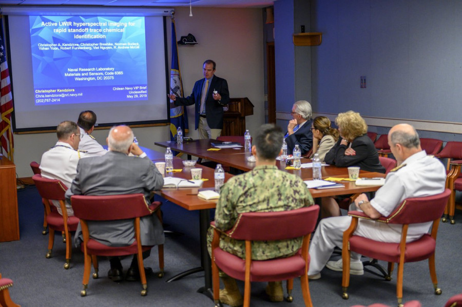 En el encuentro se abordaron temas de investigación específicos y tecnología de interés para la Armada de Chile. Foto: ONR