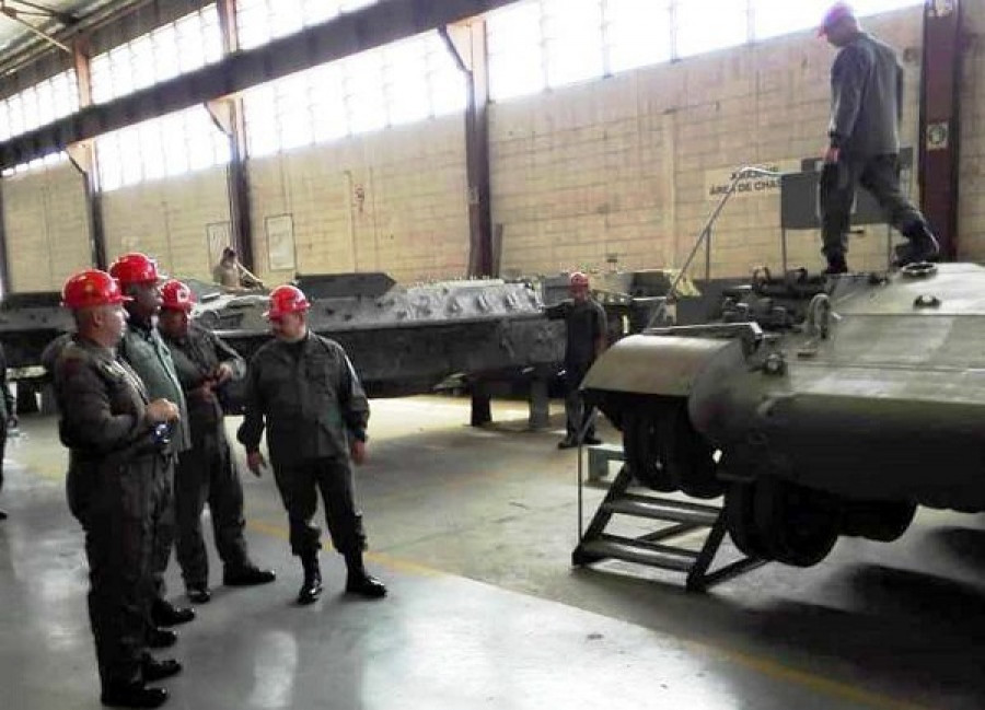 Inspección al avance del proyecto de repotenciación de los AMX-30VE. Foto: Octavo Cuerpo Logístico  Ejército de Venezuela.