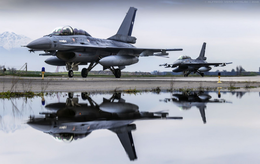 La cabina del Pillán II será en función de un avión caza de cuarta generación como el F-16. Colaboración fotográfica de Alfredo Vera