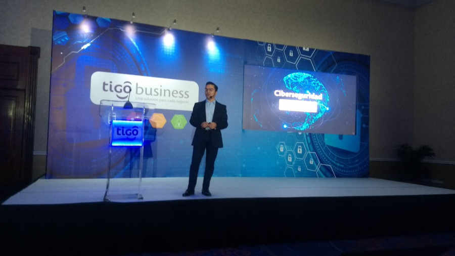 El gerente de servicios de ciberseguridad de Tigo Business, Erick Montenegro, alertó sobre las amenazas. Foto: Tigo, Milicom