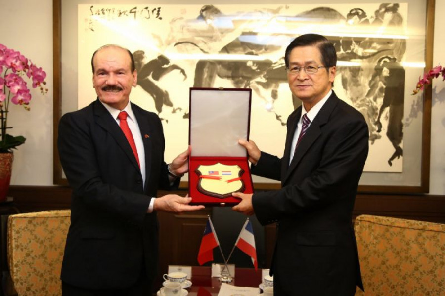 Ministros de Defensa de Paraguay y Taiwán en Taipei Foto: Ministerio de RREE de Taiwán