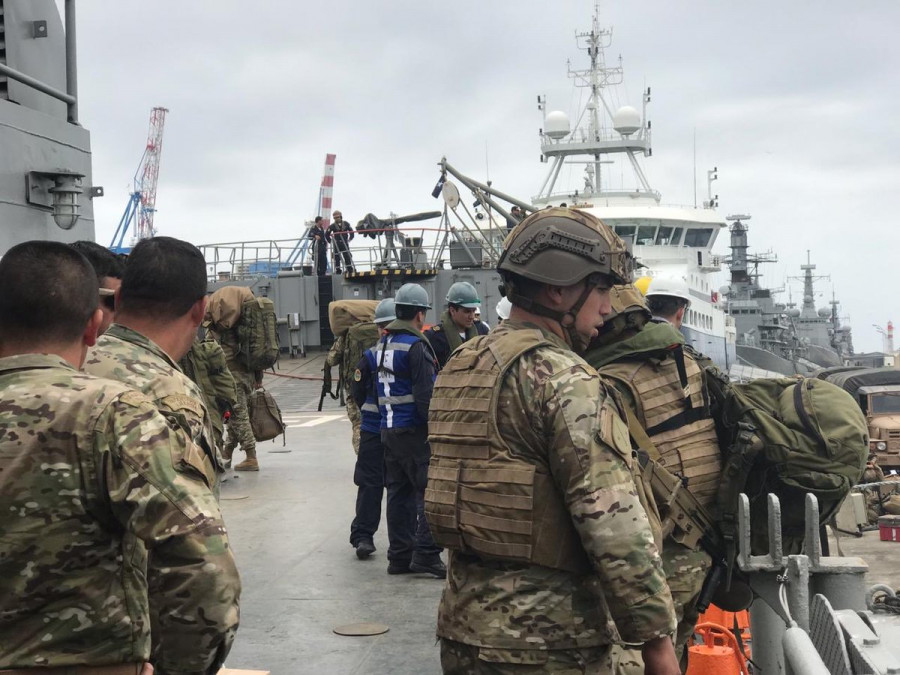 Los 106 efectivos reforzarán al Batallón de Infantería N° 31 Aldea. Foto: Armada de Chile