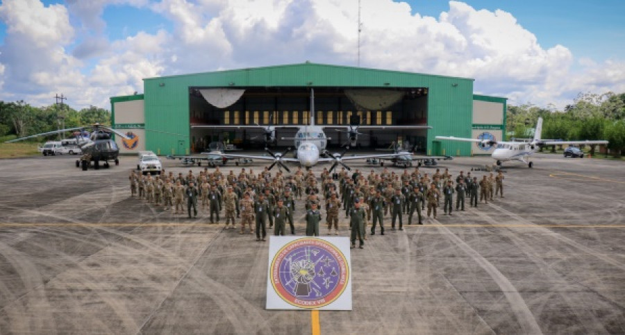 Personal y aeronaves de la FAP en la base aérea Santa Clara para Ecodex VIII. Foto: Fuerza Aérea del Perú.