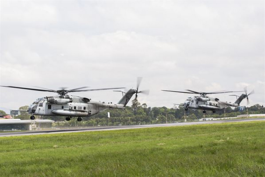 Dos helicópteros de transporte pesado CH-53E Super Stallion en Guatemala como parte de Spmagtf-SC-17. Foto: Comando Sur de Estados Unidos