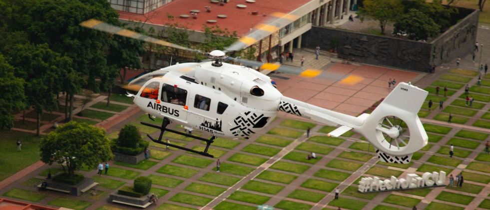 Un H145 sobrevuela el campus central de la UNAM en Ciudad de México Airbus Helicopters