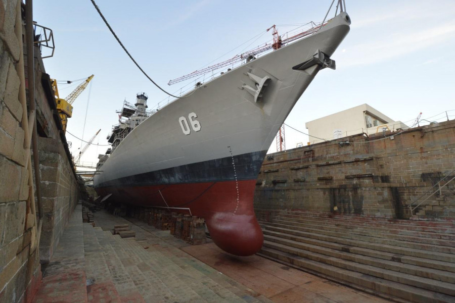 Fragata antisubmarina Type 23 FF-06 Almirante Condell en dique seco de la planta industrial Talcahuano. Foto: Asmar