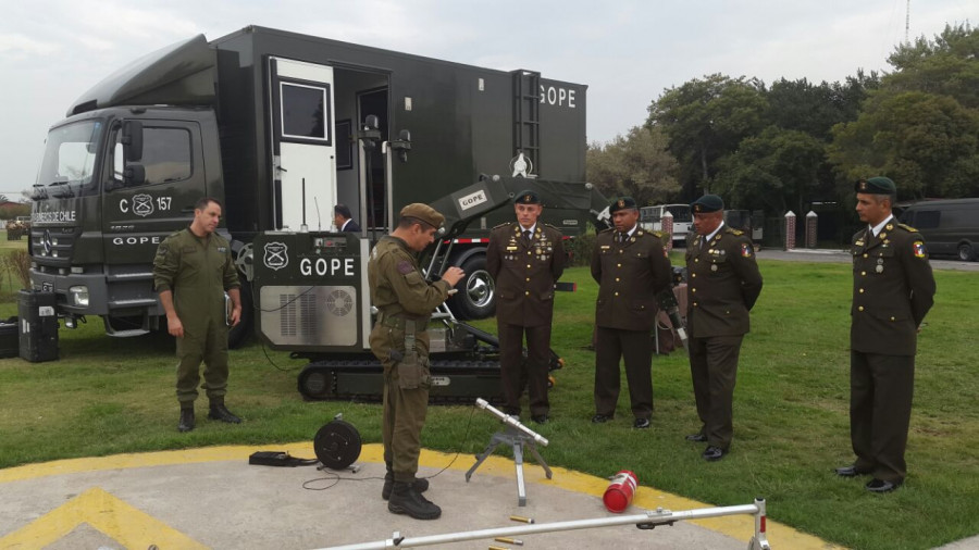 La delegación del Servicio Nacional de Fronteras en las instalaciones del GOPE. Foto: Senafront