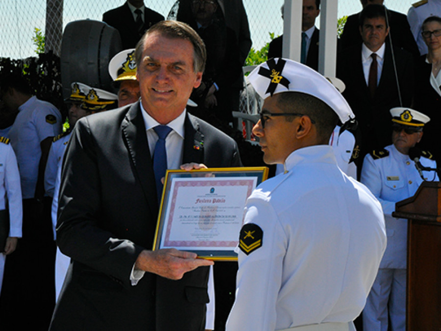 Bolsonaro en el aniversario de los Fusileros Navales. Foto: Ministerio de Defensa de Brasil.