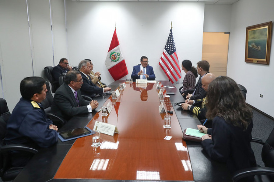 Delegaciones de Perú y Estados Unidos reunidas en Lima para fortalecer la cooperación bilateral. Foto: Ministerio de Defensa del Perú.