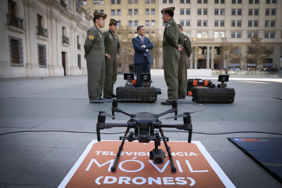 Carabineros de la Sección Drones operan los DJI Matrice 210. Foto: Ministerio del Interior