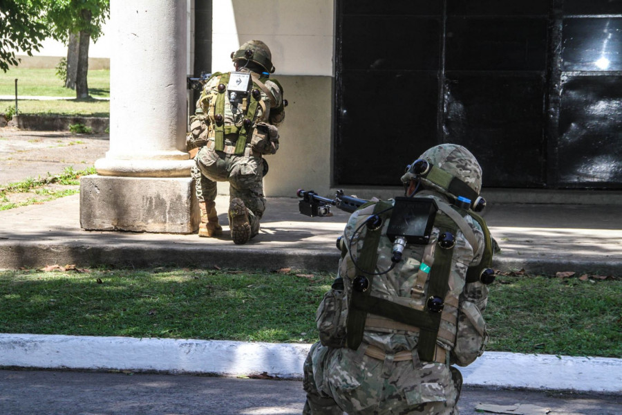 Cadetes del Colegio Militar en simulación de duelo. Foto: Ejército Argentino.