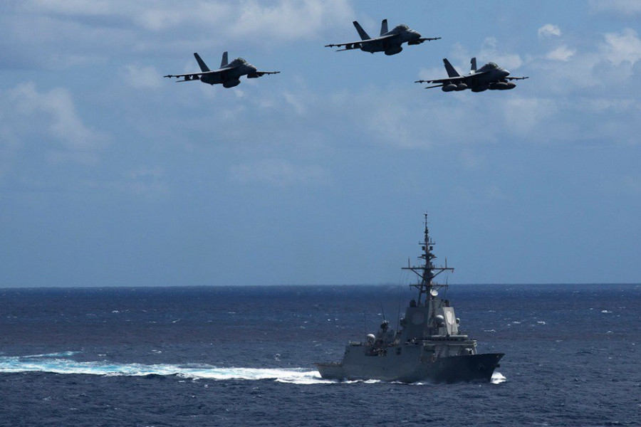 Fragata Méndez Núñez junto con una escuadrilla de F-18. Foto: US Navy