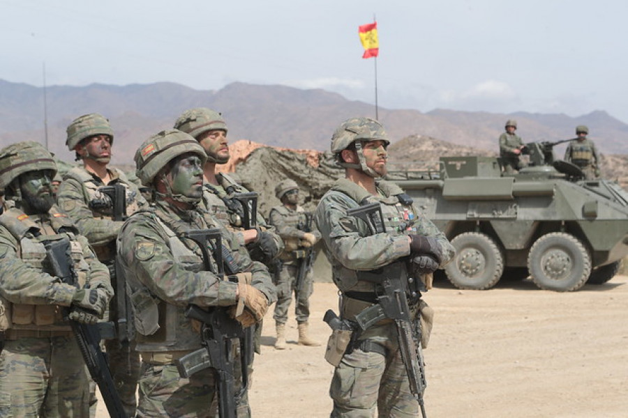 Legionarios durante una reciente visita de la ministra Robles a la base Álvarez de Sotomayor: Foto: MDE
