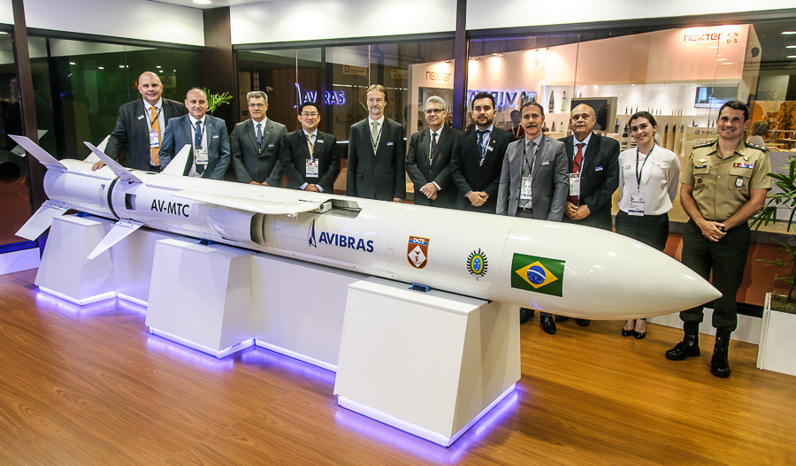 El equipo de Avibras en la LAAD 2019: liderazgo continental en misiles.
