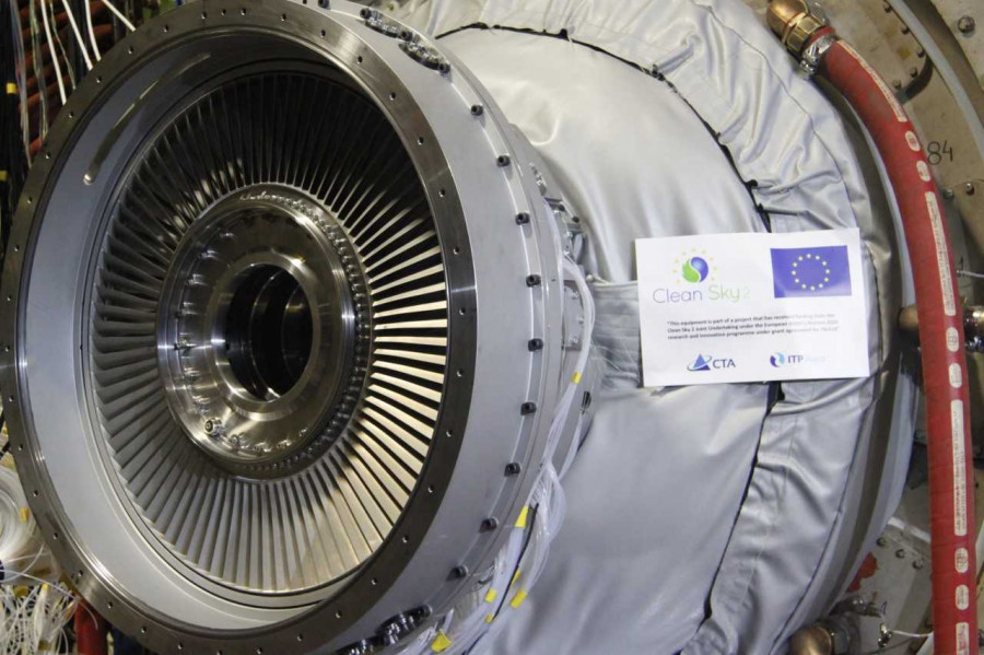 Turbina de presión intermedia durante las pruebas. Foto: ITP