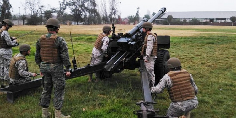 Pieza remolcada NA M-101 de 105 mm del Grupo de Artillería N° 1 Tacna. Foto: Ejército de Chile